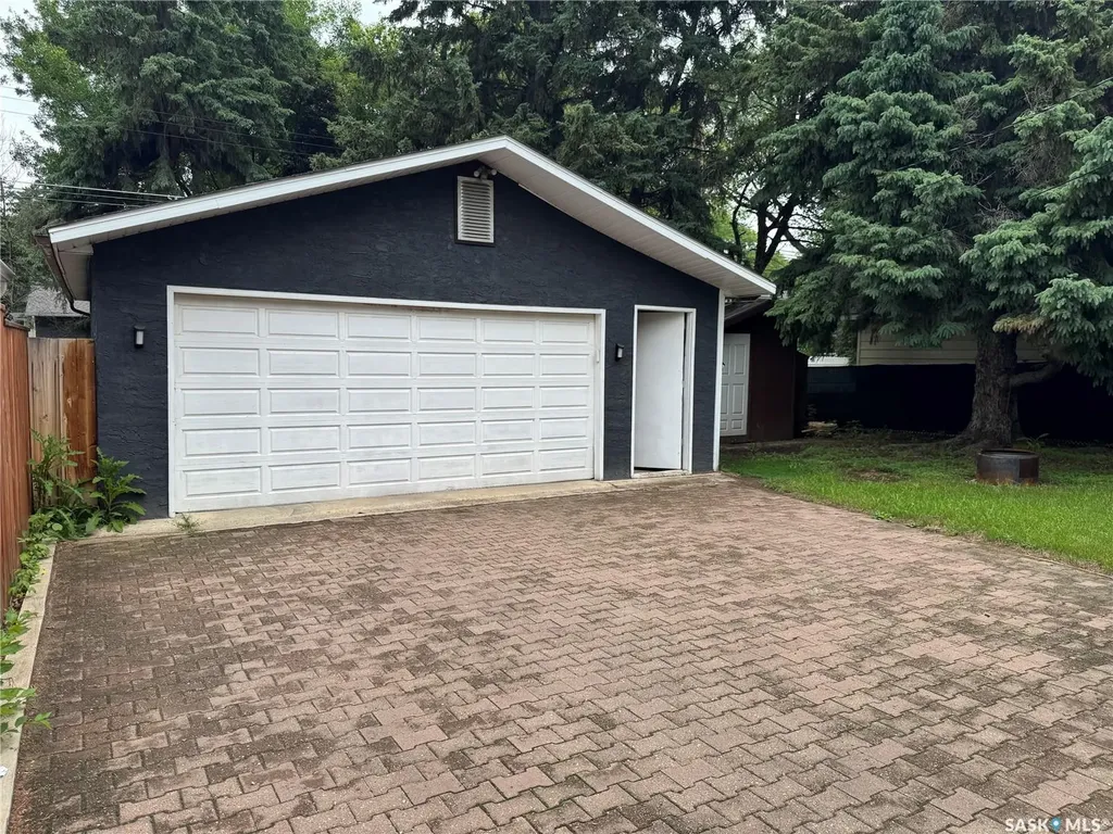 23 Dunning Crescent Saskatoon SK S7J 2S6