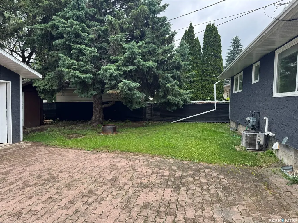 23 Dunning Crescent Saskatoon SK S7J 2S6