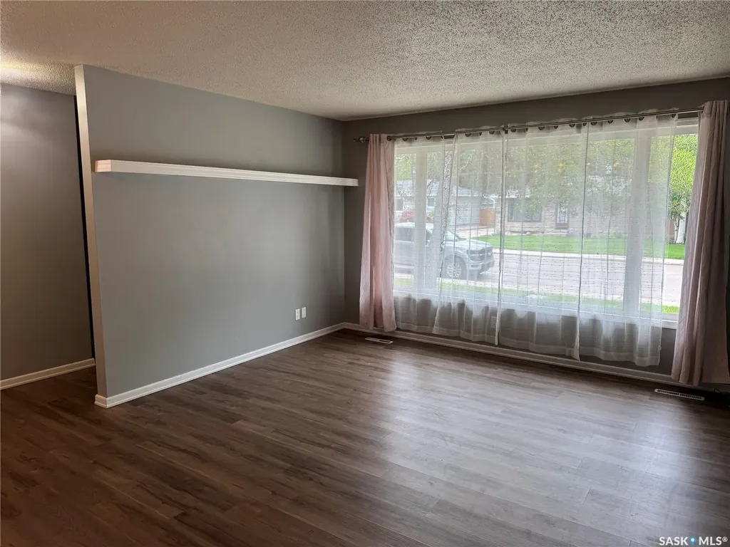 23 Dunning Crescent Saskatoon SK S7J 2S6