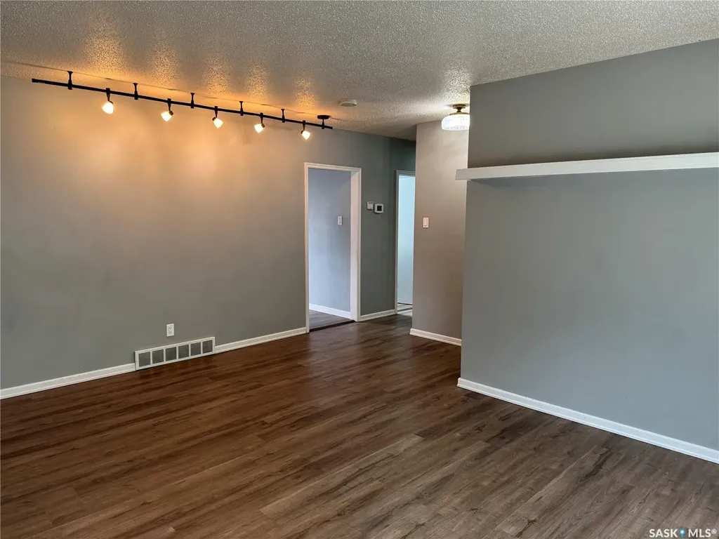 23 Dunning Crescent Saskatoon SK S7J 2S6