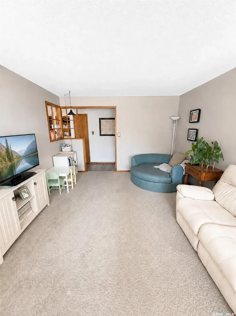 4266 Price Avenue Gull Lake SK S0N 1A0