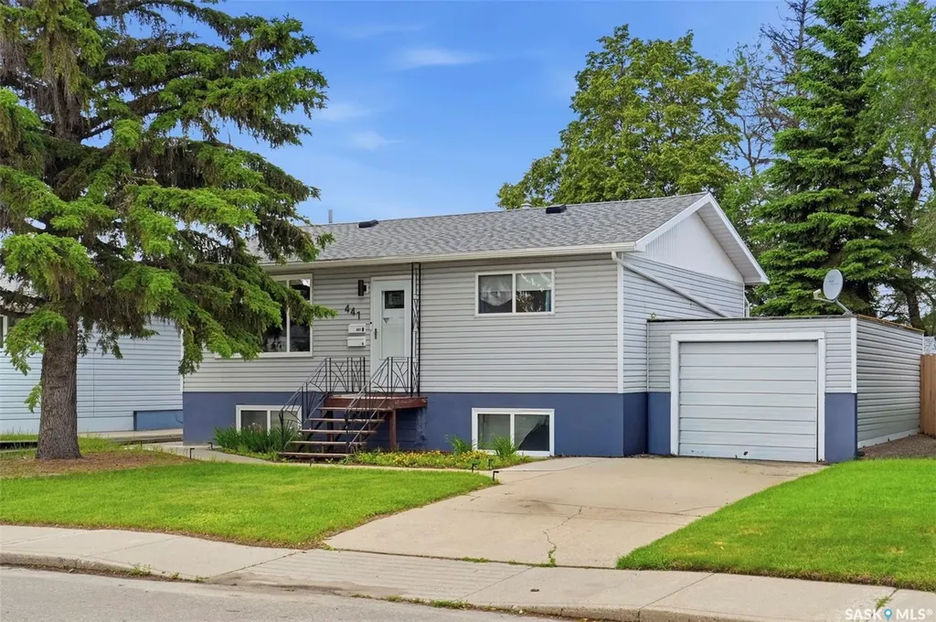 441 Vancouver Avenue N Saskatoon SK S7L 4J8