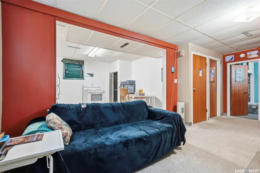 441 Vancouver Avenue N Saskatoon SK S7L 4J8