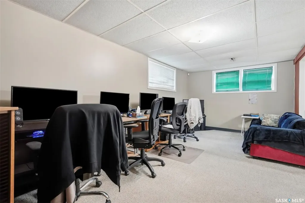 441 Vancouver Avenue N Saskatoon SK S7L 4J8