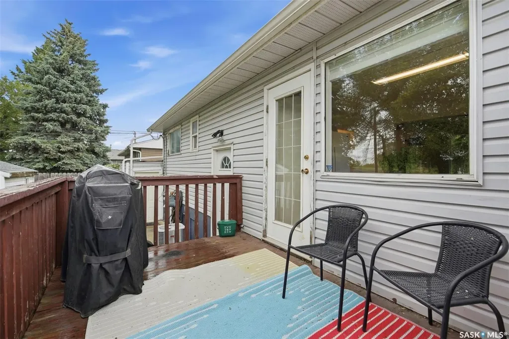441 Vancouver Avenue N Saskatoon SK S7L 4J8