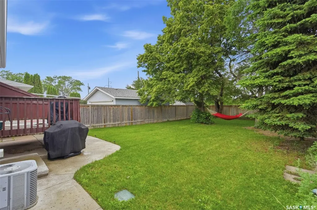 441 Vancouver Avenue N Saskatoon SK S7L 4J8