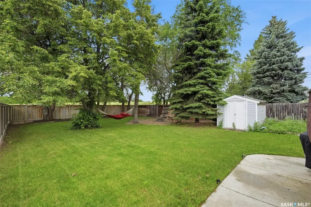 441 Vancouver Avenue N Saskatoon SK S7L 4J8