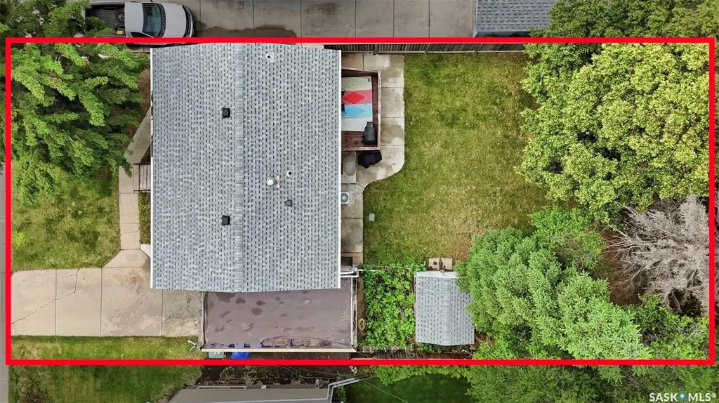 441 Vancouver Avenue N Saskatoon SK S7L 4J8