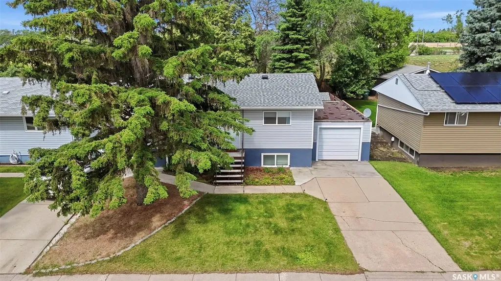 441 Vancouver Avenue N Saskatoon SK S7L 4J8