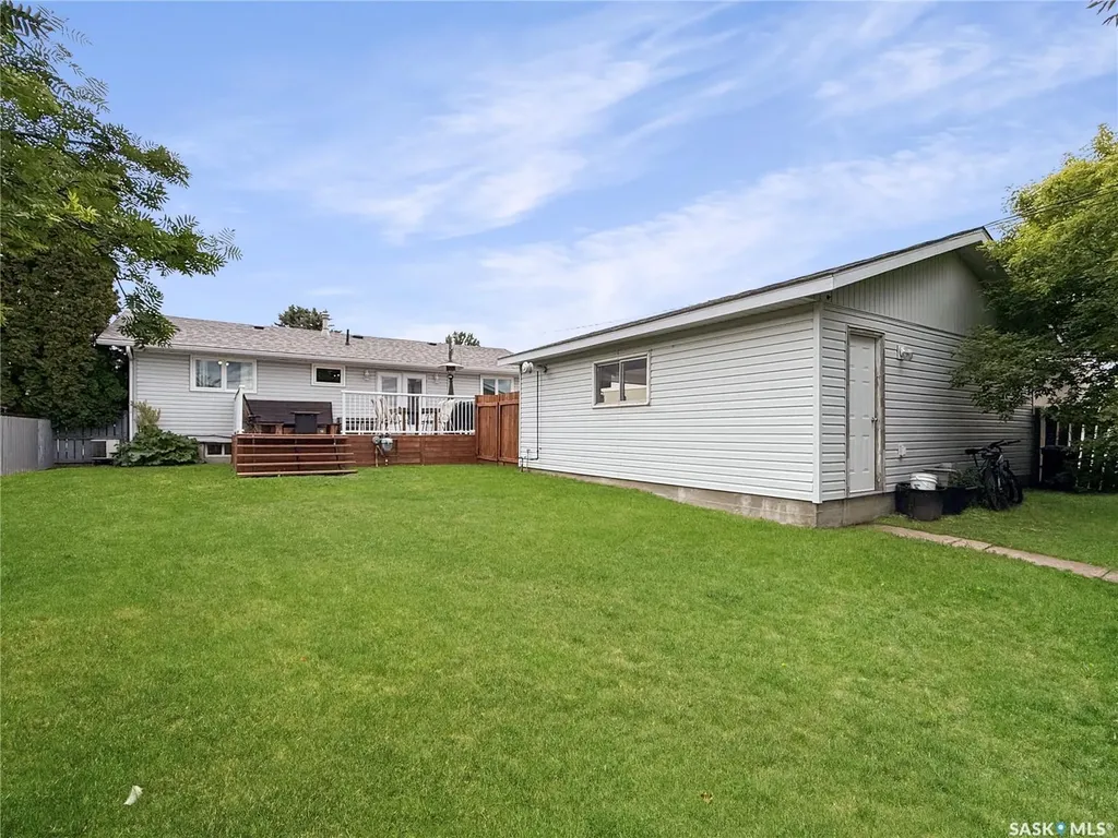 11 Hayward Place Swift Current SK S9H 3Z9