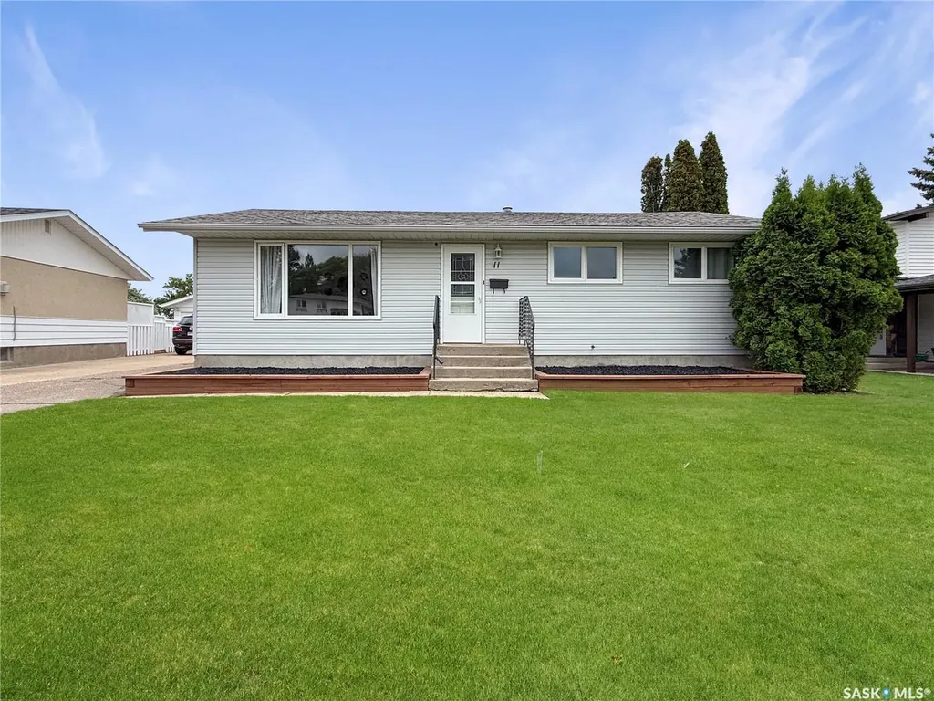 11 Hayward Place Swift Current SK S9H 3Z9