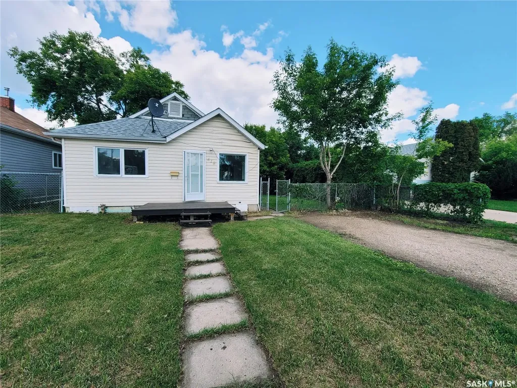 618 8th Street E Prince Albert SK S6V 0W7