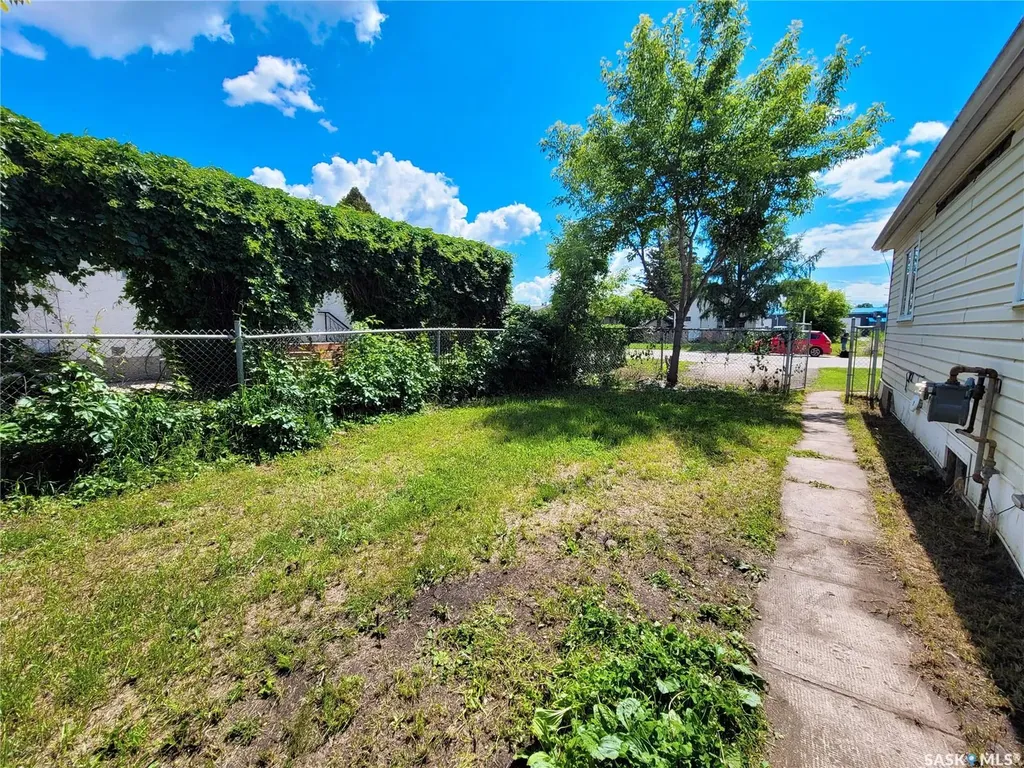 618 8th Street E Prince Albert SK S6V 0W7