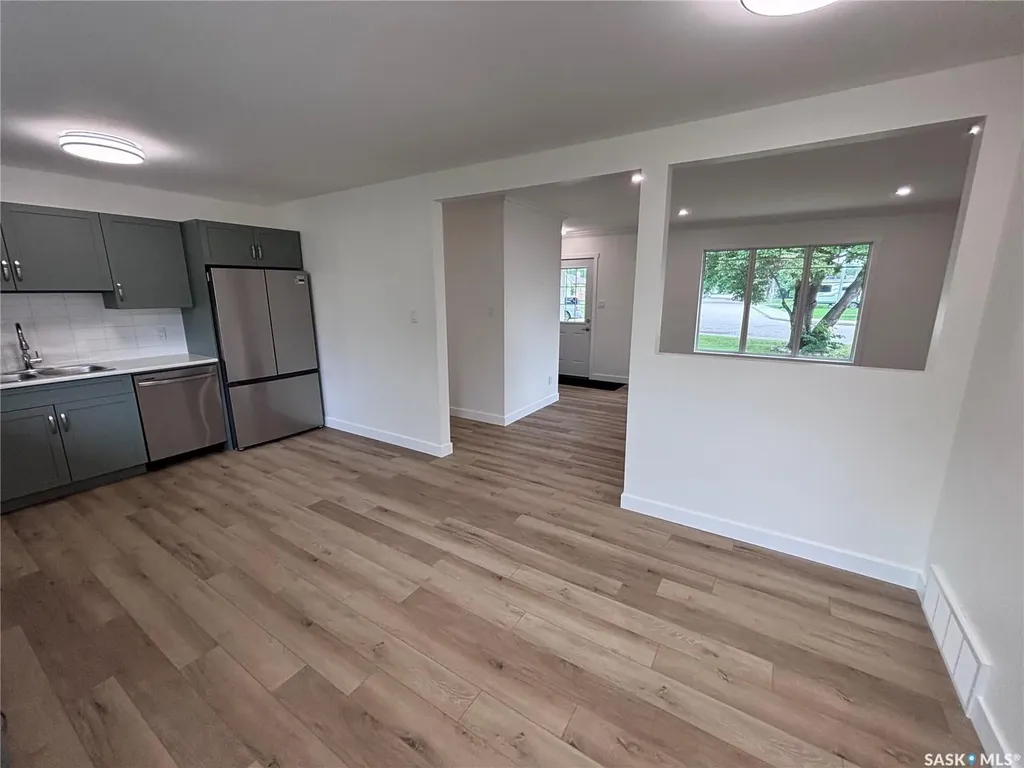 2516 Tomlinson Crescent Saskatoon SK S7L 3N2