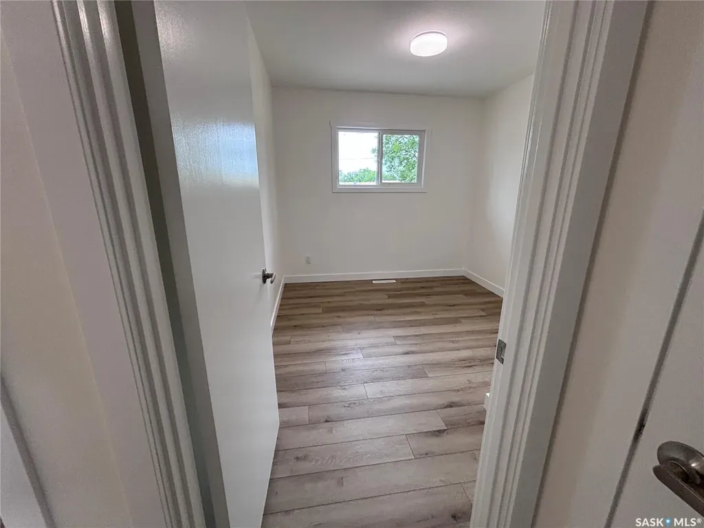 2516 Tomlinson Crescent Saskatoon SK S7L 3N2