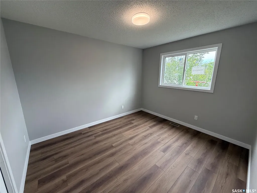 261 Bean Crescent Weyburn SK S4H 3A3