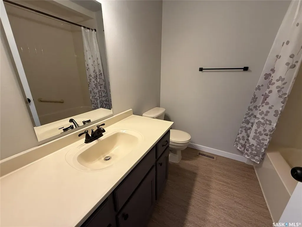 261 Bean Crescent Weyburn SK S4H 3A3