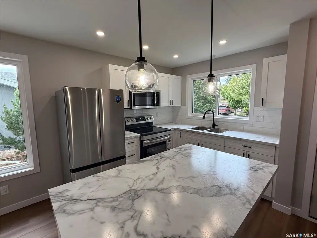 261 Bean Crescent Weyburn SK S4H 3A3