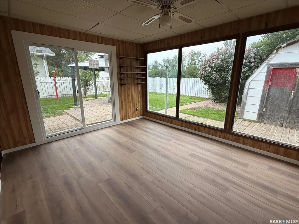 261 Bean Crescent Weyburn SK S4H 3A3
