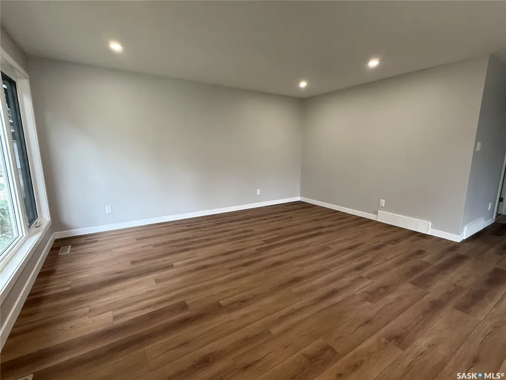 261 Bean Crescent Weyburn SK S4H 3A3