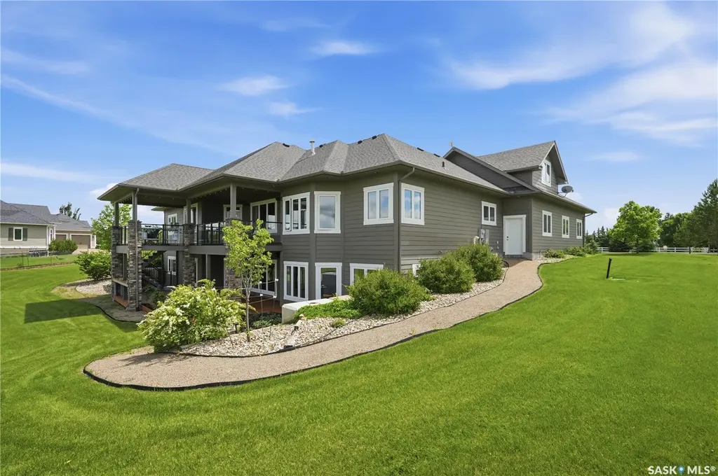 102 Rudy Lane Outlook SK S0L 2N0
