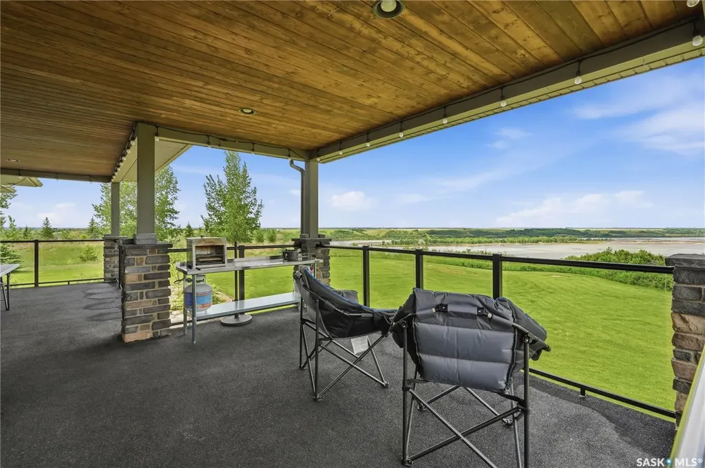 102 Rudy Lane Outlook SK S0L 2N0