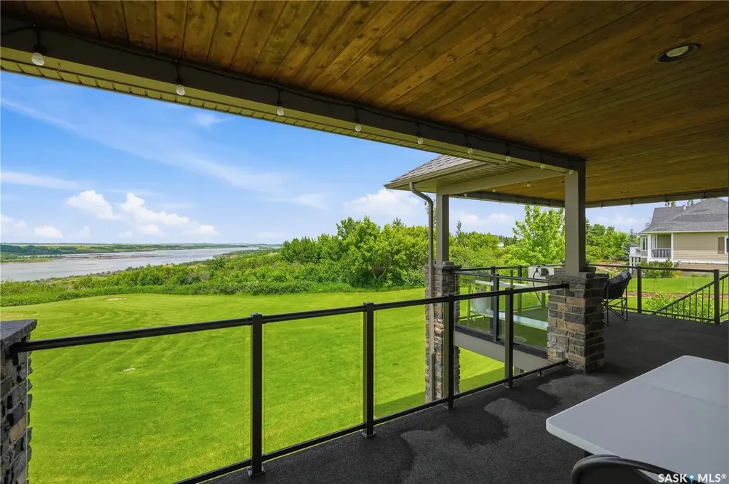 102 Rudy Lane Outlook SK S0L 2N0