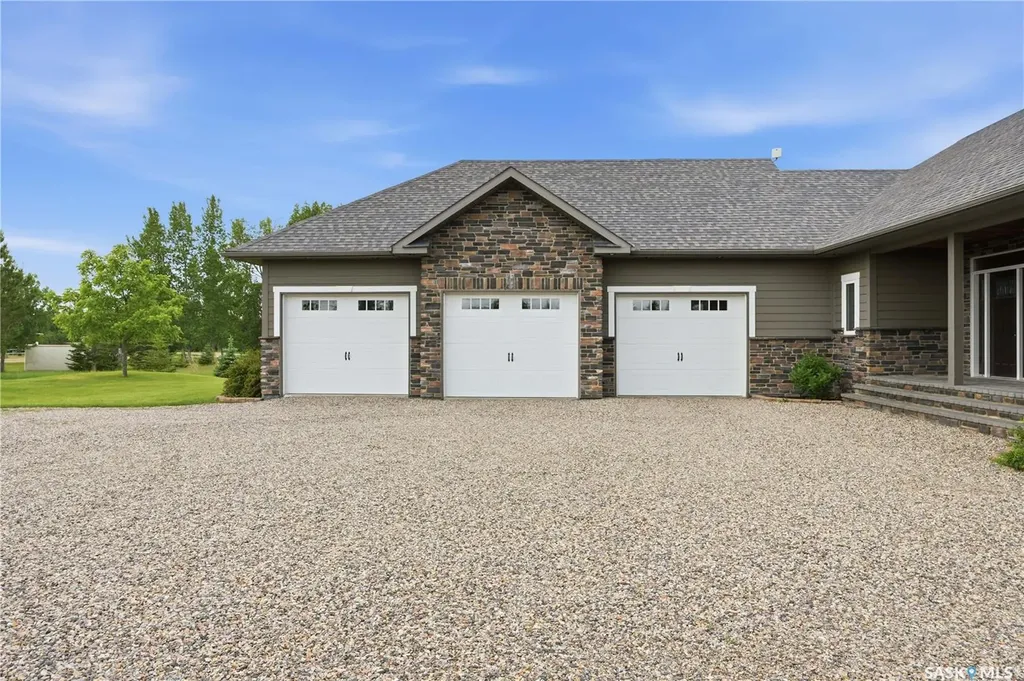 102 Rudy Lane Outlook SK S0L 2N0