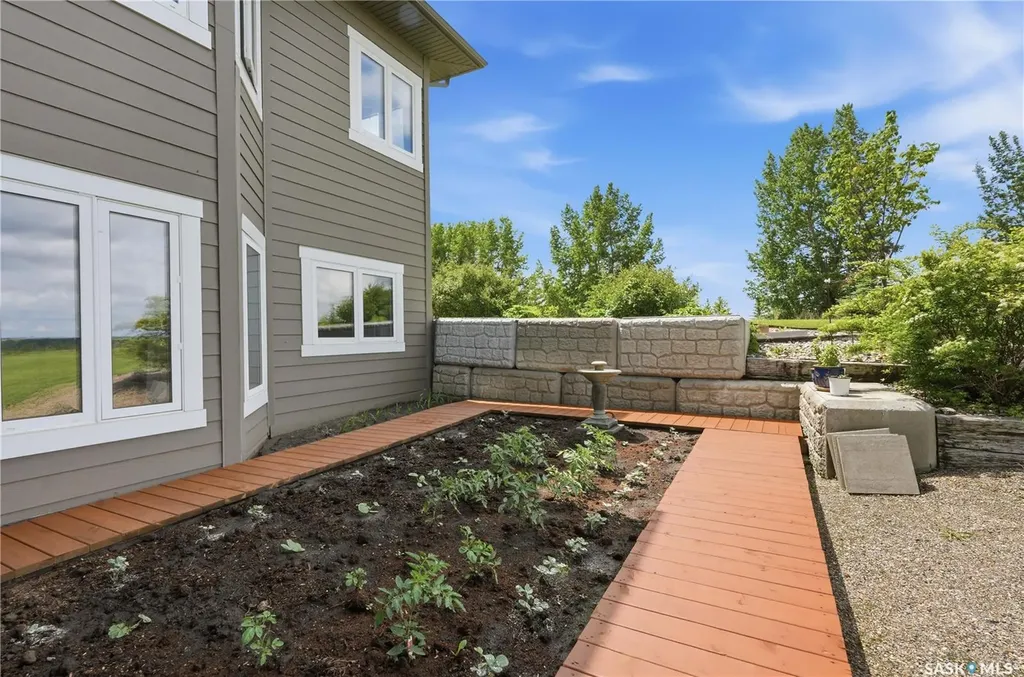102 Rudy Lane Outlook SK S0L 2N0
