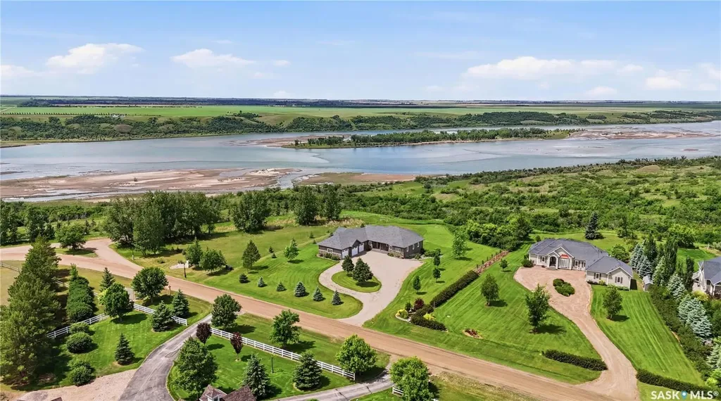 102 Rudy Lane Outlook SK S0L 2N0