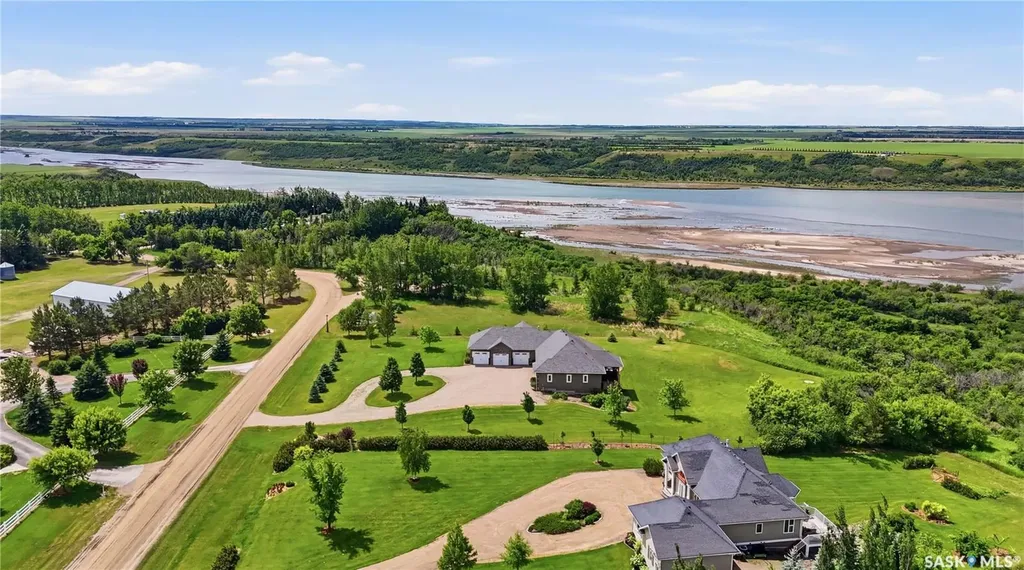 102 Rudy Lane Outlook SK S0L 2N0