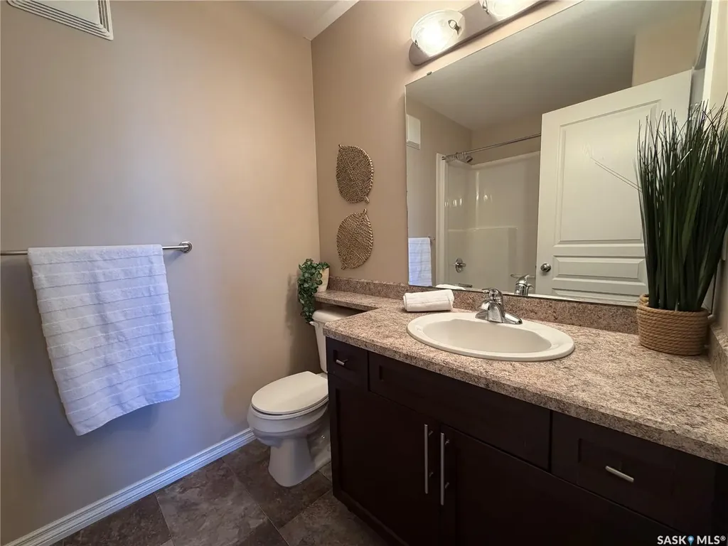 1621 Dakota Drive Regina SK S4Z 0A8