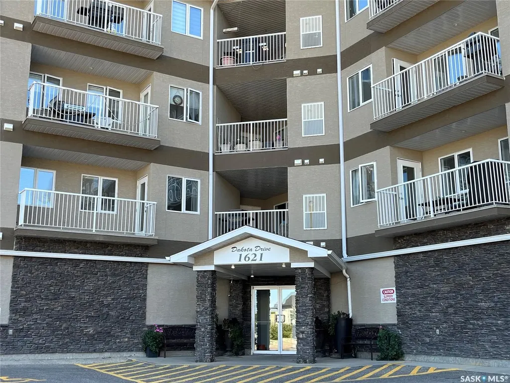 1621 Dakota Drive Regina SK S4Z 0A8