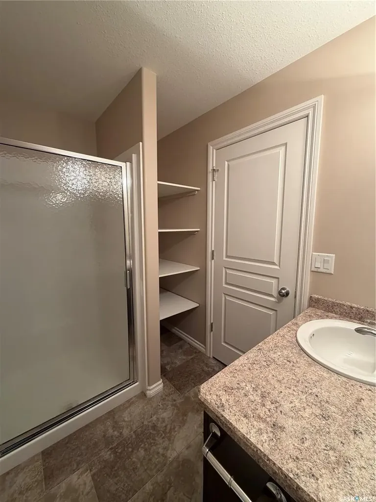 1621 Dakota Drive Regina SK S4Z 0A8