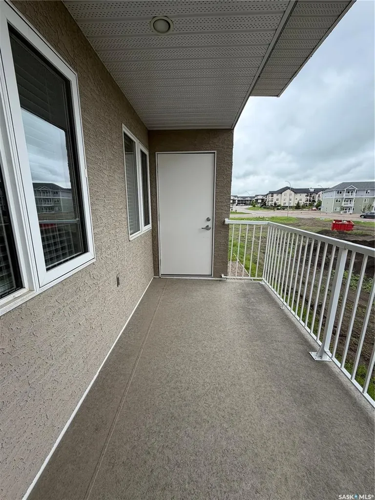 1621 Dakota Drive Regina SK S4Z 0A8