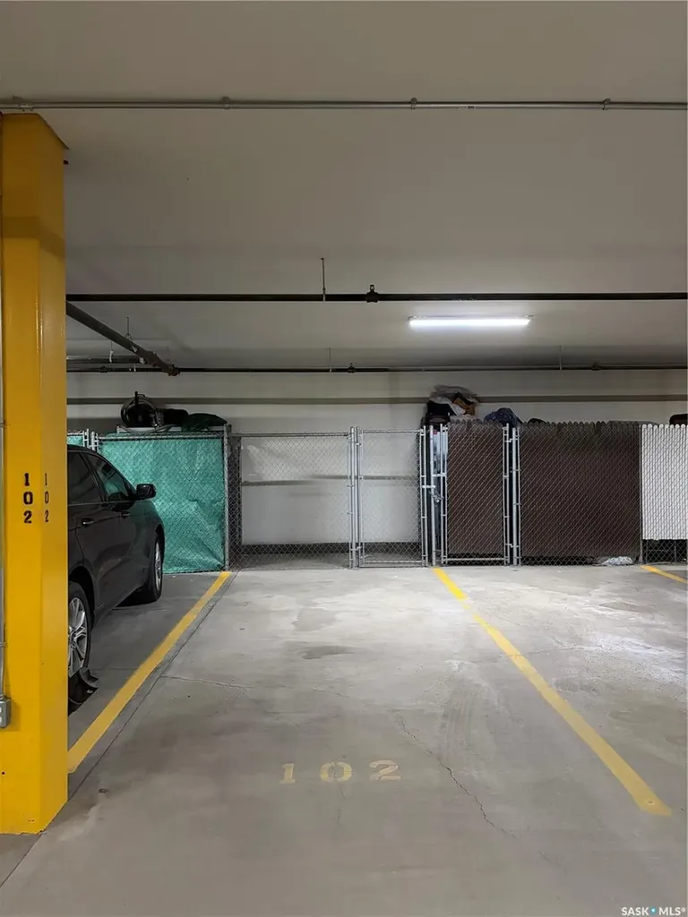 1621 Dakota Drive Regina SK S4Z 0A8