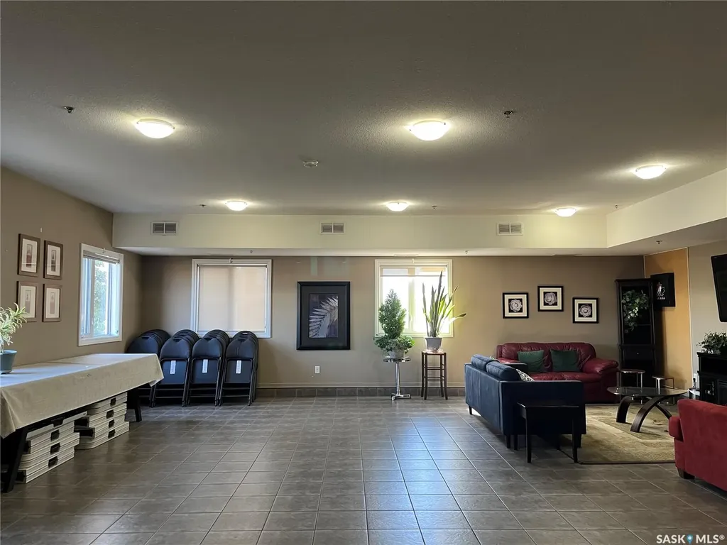 1621 Dakota Drive Regina SK S4Z 0A8