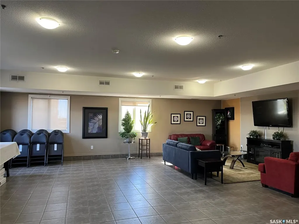 1621 Dakota Drive Regina SK S4Z 0A8