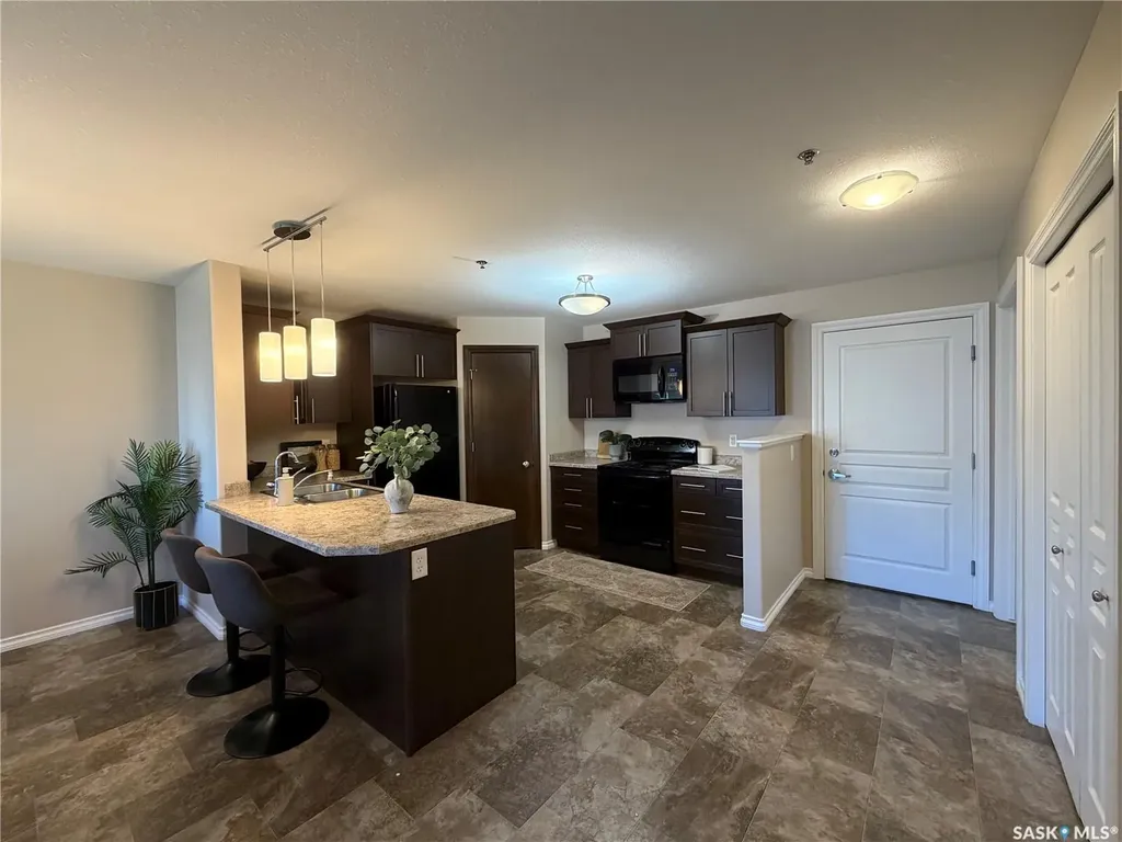 1621 Dakota Drive Regina SK S4Z 0A8