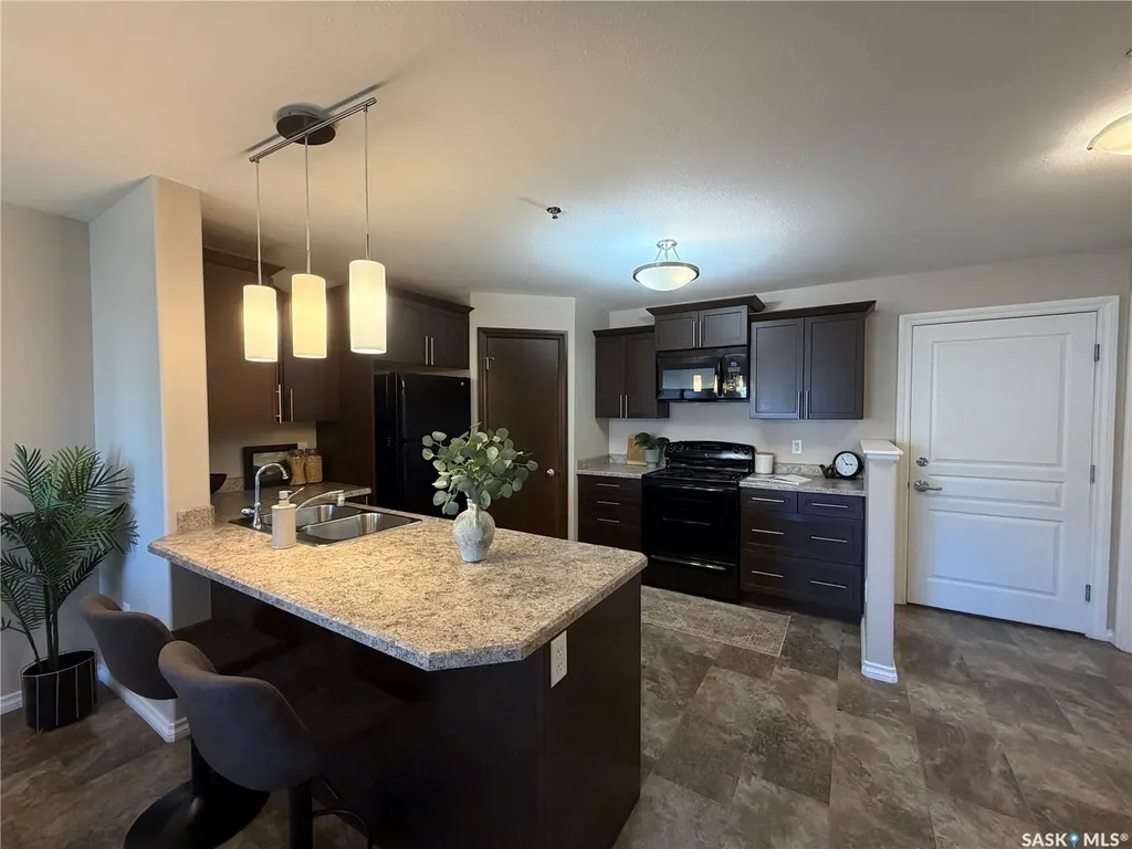 1621 Dakota Drive Regina SK S4Z 0A8