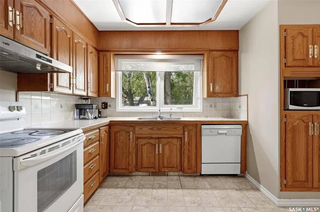 24 Davidson Crescent Regina SK S4S 4S9