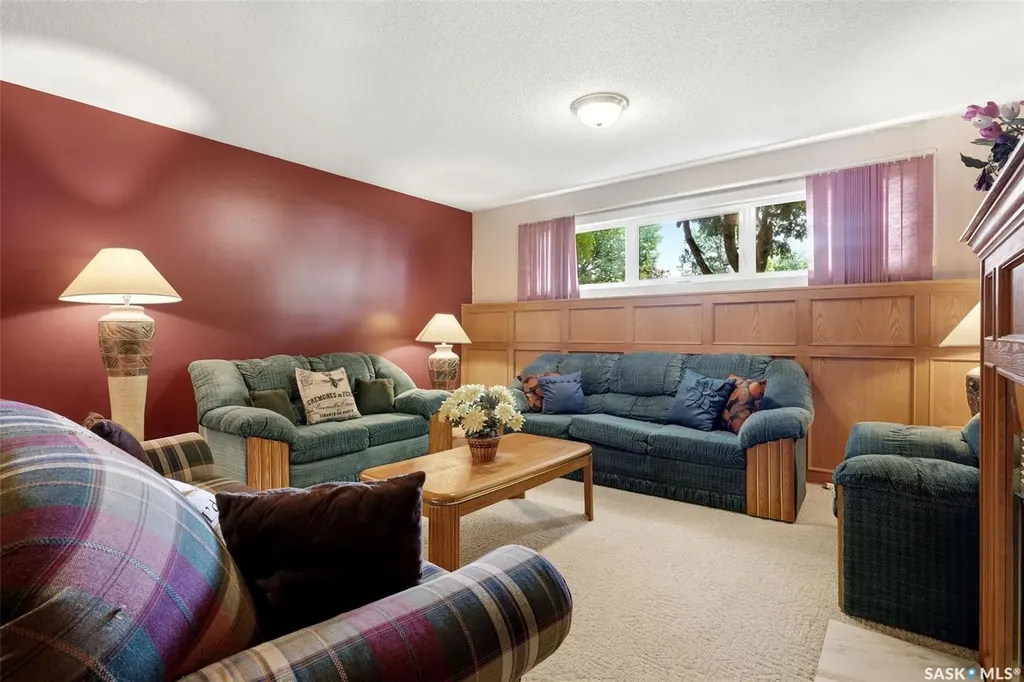 24 Davidson Crescent Regina SK S4S 4S9