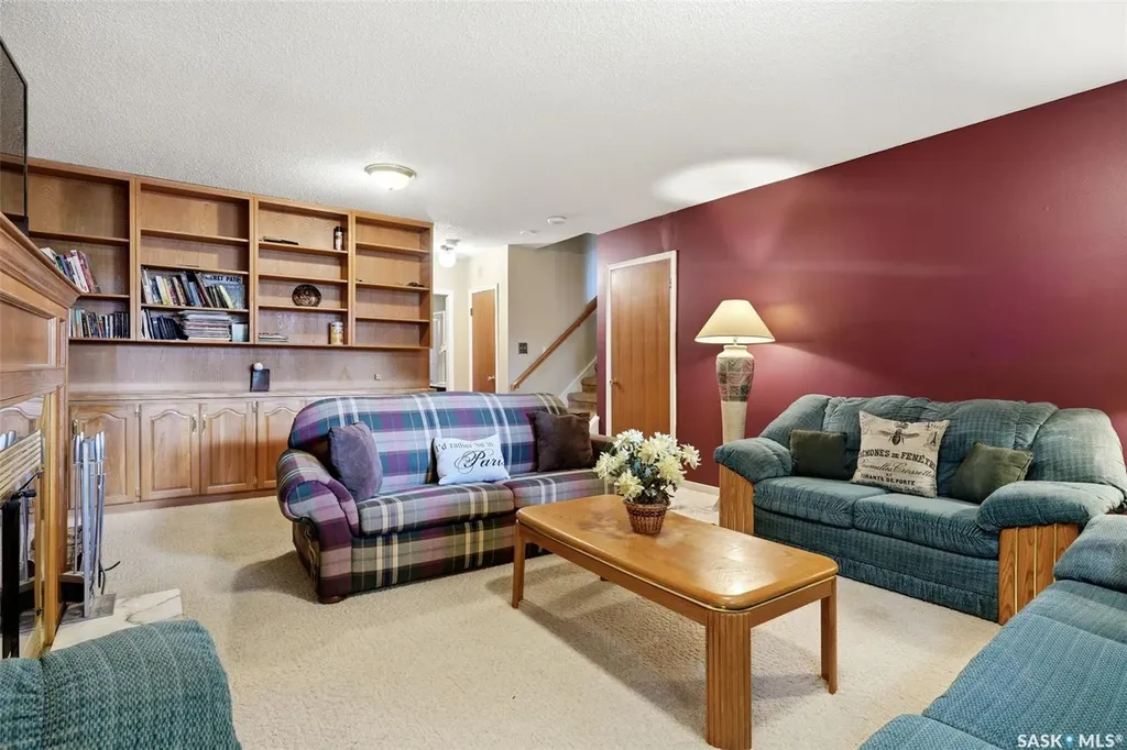 24 Davidson Crescent Regina SK S4S 4S9