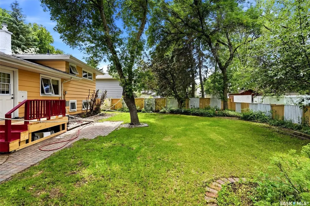 24 Davidson Crescent Regina SK S4S 4S9