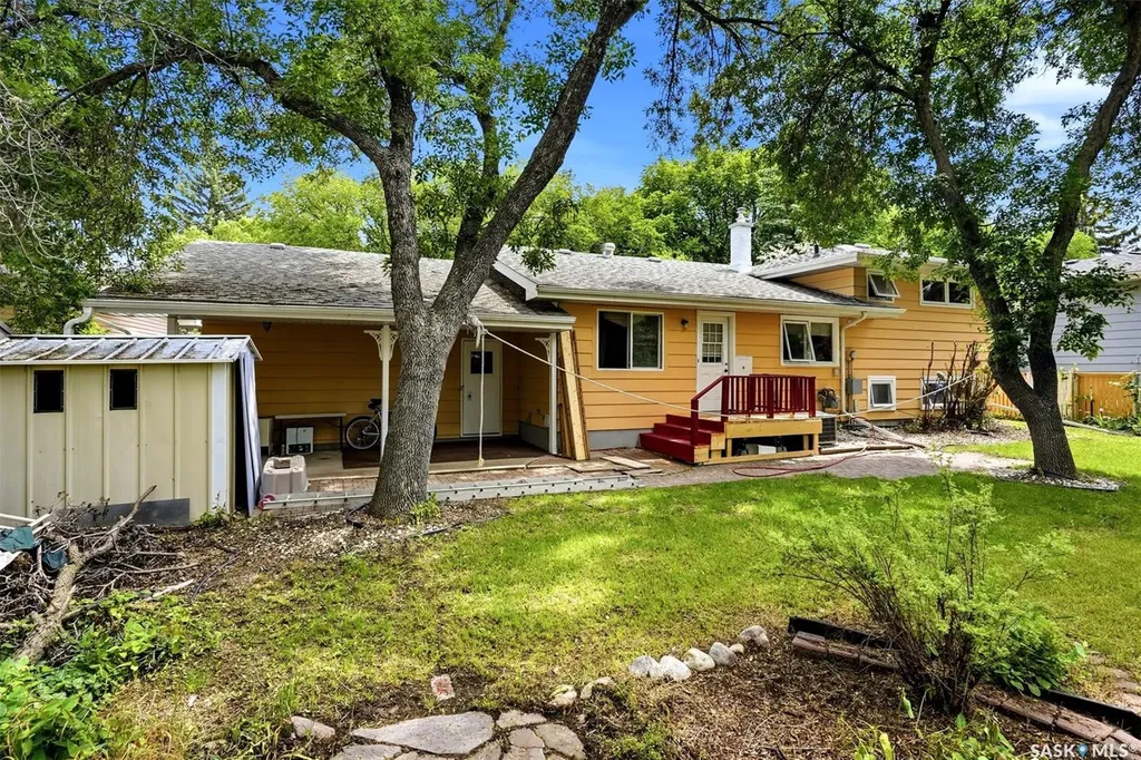 24 Davidson Crescent Regina SK S4S 4S9