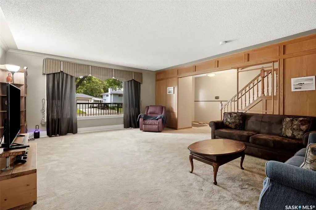 24 Davidson Crescent Regina SK S4S 4S9