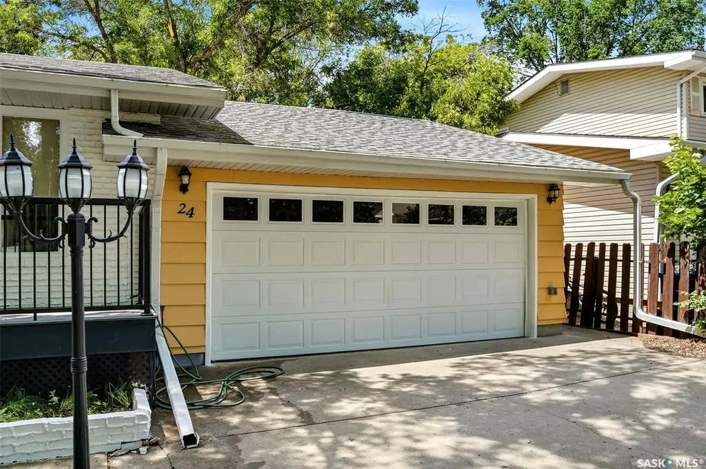24 Davidson Crescent Regina SK S4S 4S9