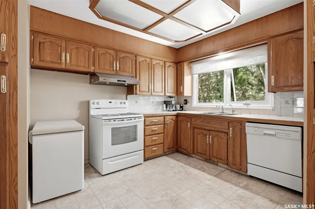 24 Davidson Crescent Regina SK S4S 4S9