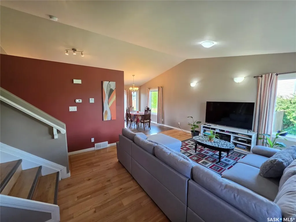 612 7th Avenue W Meadow Lake SK S9X 1B1