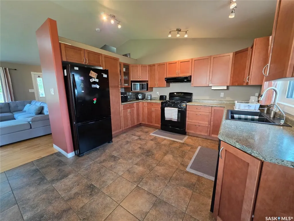 612 7th Avenue W Meadow Lake SK S9X 1B1